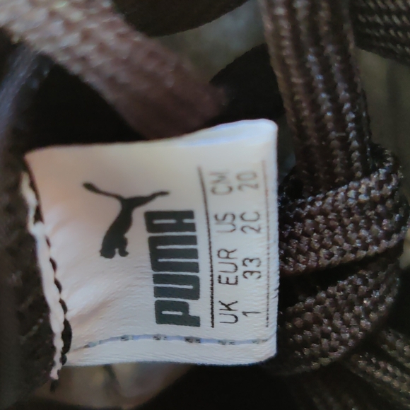 Puma Boys Future 18.4 IT Jr Gym Soccer Shoes  Color Black/Fizzy Yellow/A… - Picture 6 of 6